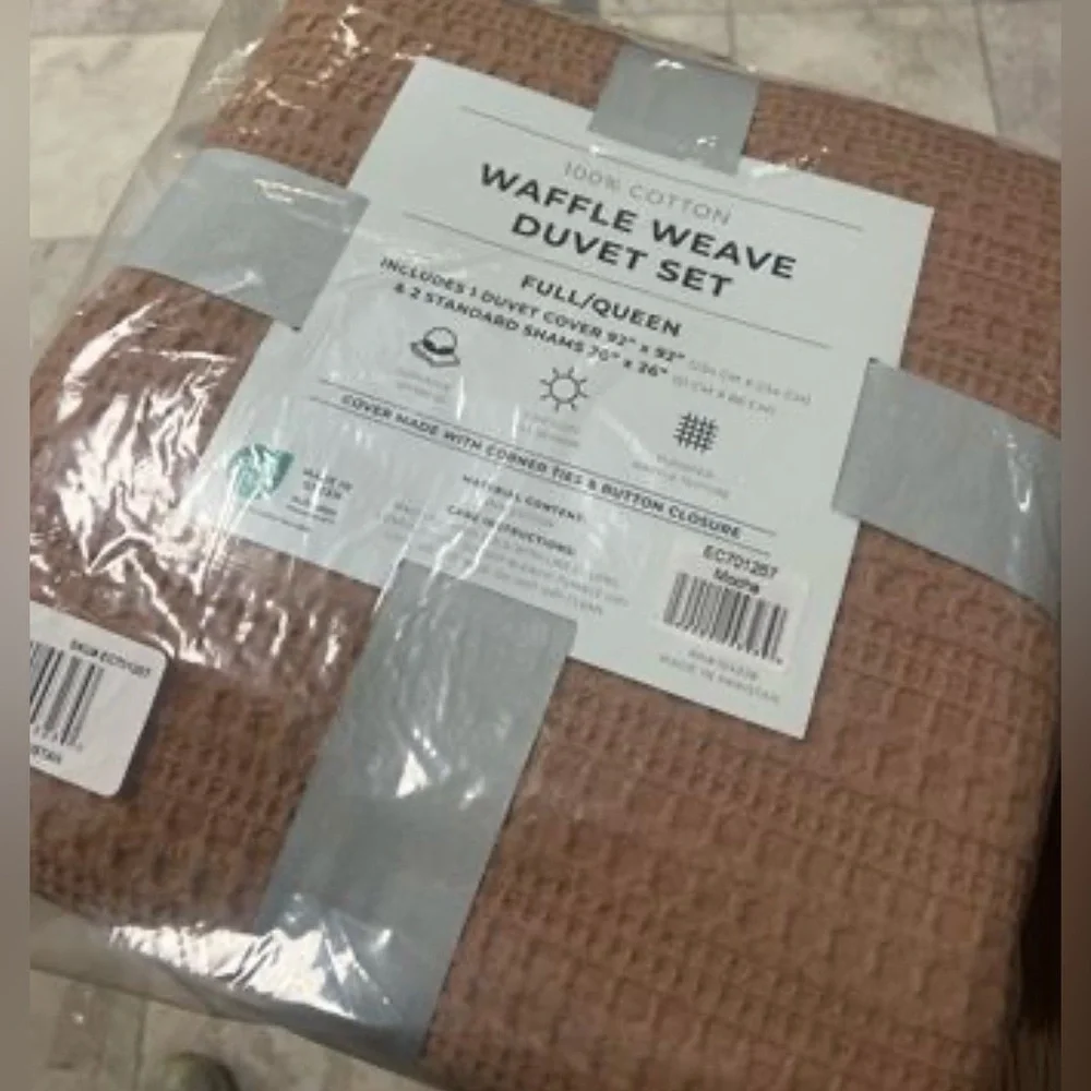 Linery & Co. 100% Cotton Reversible Honeycomb Waffle / Percale Duvet Cover Set
